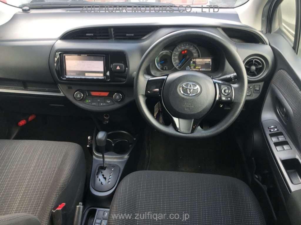 TOYOTA VITZ 2018 Image 6