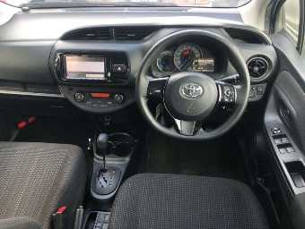 TOYOTA VITZ 2018 Image 6