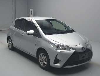 TOYOTA VITZ 2018 Image 3
