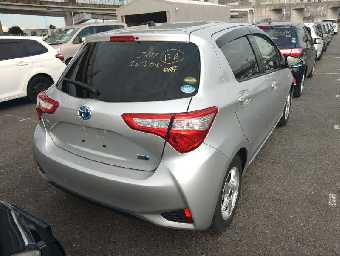 TOYOTA VITZ 2018 Image 15
