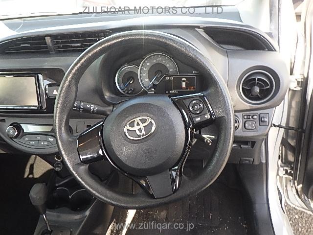 TOYOTA VITZ 2018 Image 24