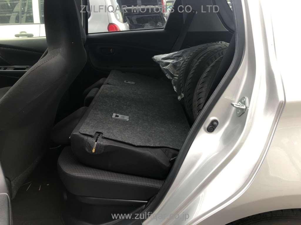 TOYOTA VITZ 2018 Image 9