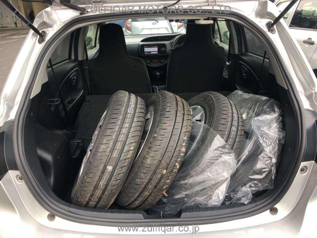 TOYOTA VITZ 2018 Image 10