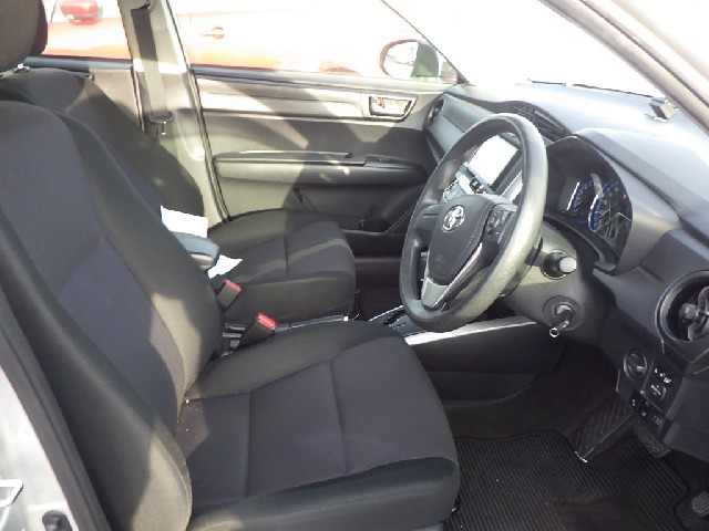 TOYOTA COROLLA FIELDER 2018 Image 29