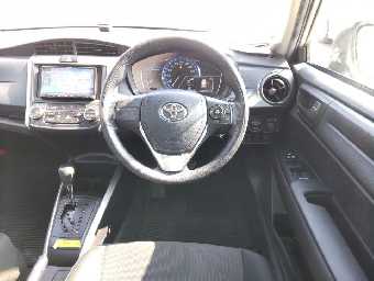 TOYOTA COROLLA FIELDER 2018 Image 8