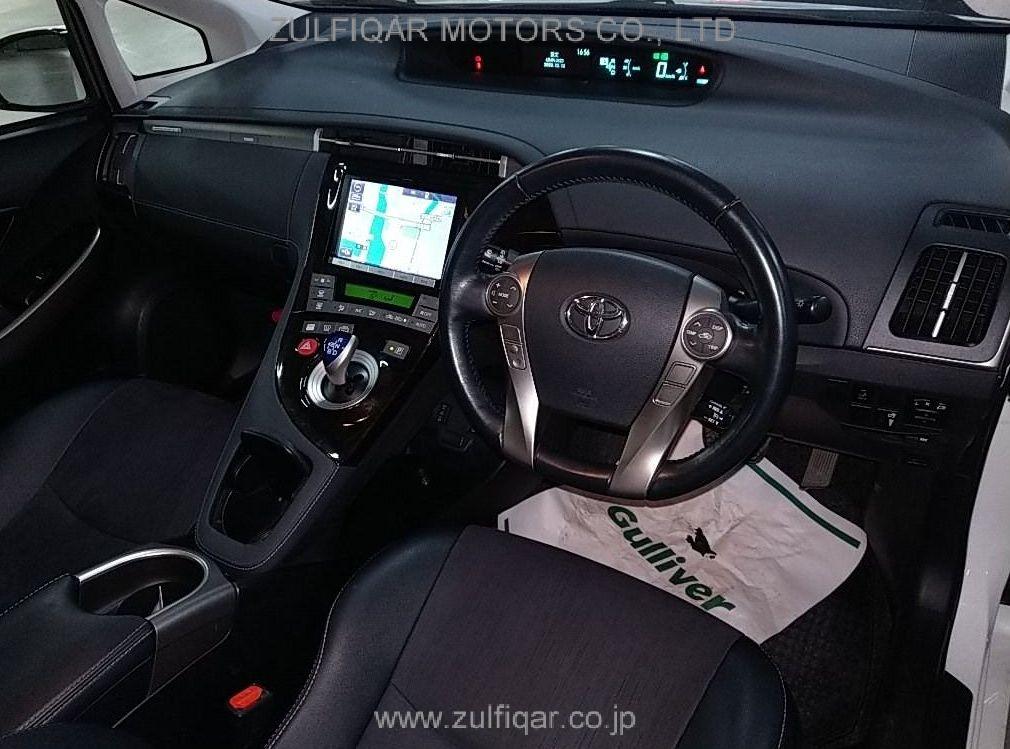 TOYOTA PRIUS PHV 2015 Image 3