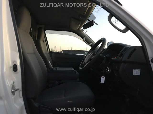 TOYOTA HIACE 2016 Image 11