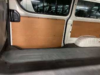 TOYOTA HIACE 2016 Image 8