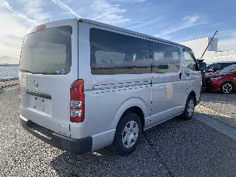 TOYOTA HIACE 2016 Image 15
