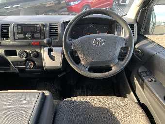 TOYOTA HIACE 2016 Image 8