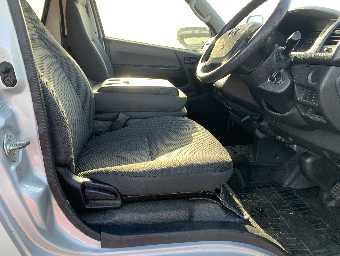 TOYOTA HIACE 2016 Image 9