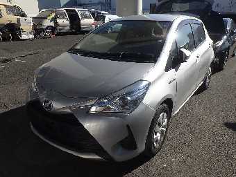 TOYOTA VITZ 2017 Image 11