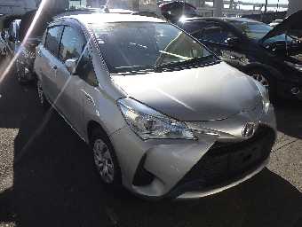 TOYOTA VITZ 2017 Image 12