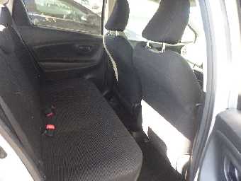 TOYOTA VITZ 2017 Image 20