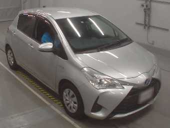 TOYOTA VITZ 2017 Image 5