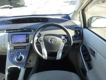 TOYOTA PRIUS PHV 2013 Image 16