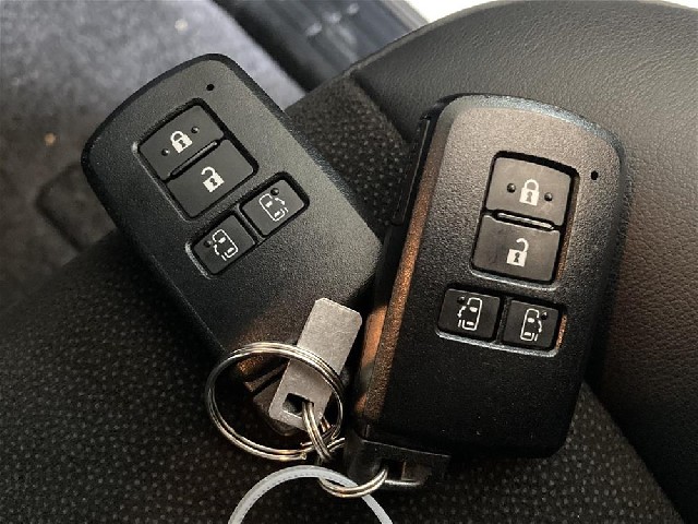 TOYOTA NOAH 2020 Image 23