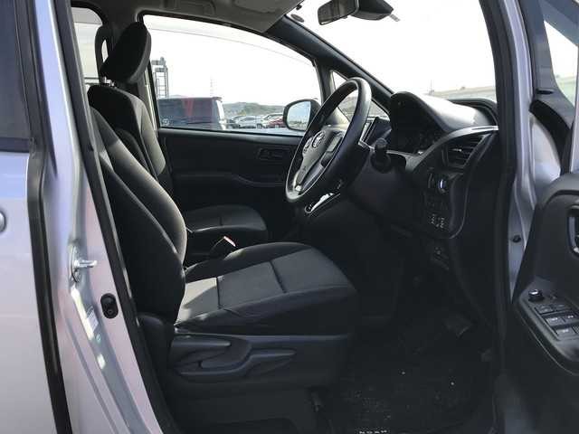 TOYOTA NOAH 2018 Image 19