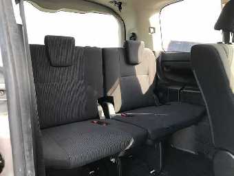 TOYOTA NOAH 2018 Image 14