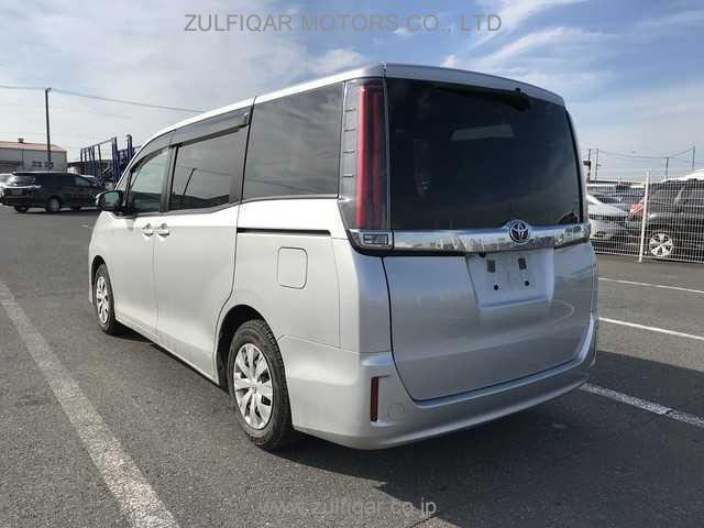 TOYOTA NOAH 2018 Image 26