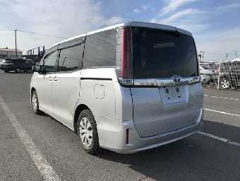 TOYOTA NOAH 2018 Image 19