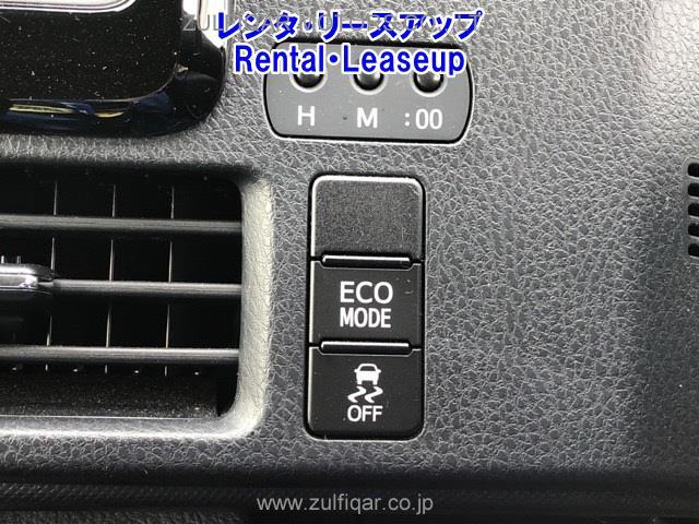 TOYOTA NOAH 2018 Image 8