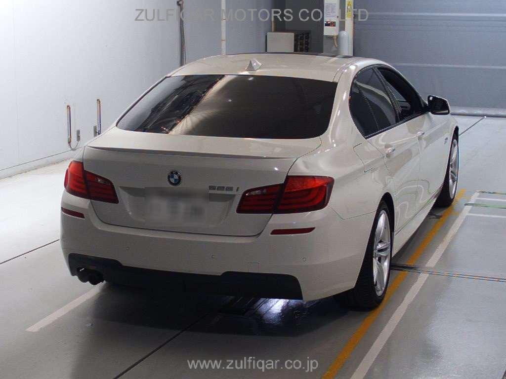 BMW 5 SERIES 2012 Image 2