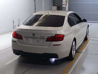 BMW 5 SERIES 2012 Image 2
