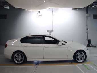 BMW 5 SERIES 2012 Image 3