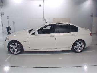 BMW 5 SERIES 2012 Image 4
