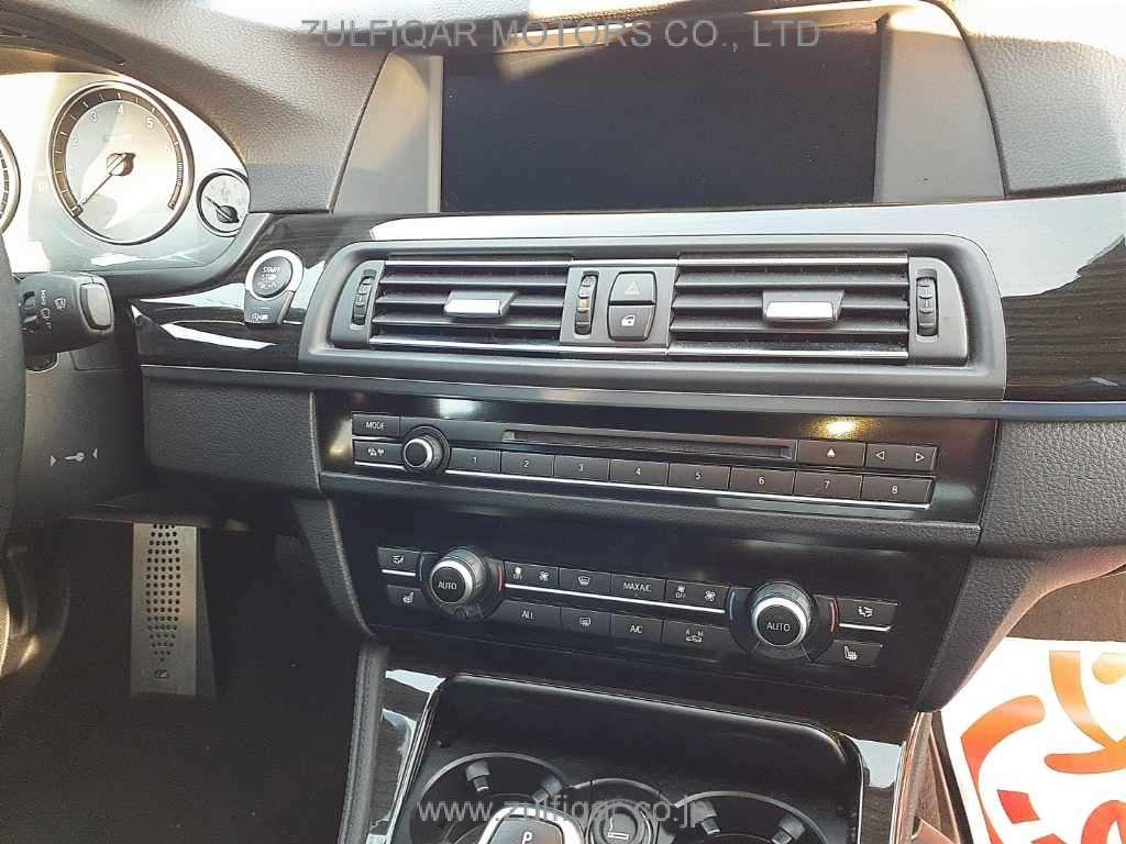 BMW 5 SERIES 2012 Image 10