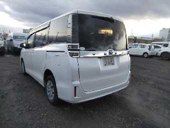 TOYOTA VOXY 2018 Image 4