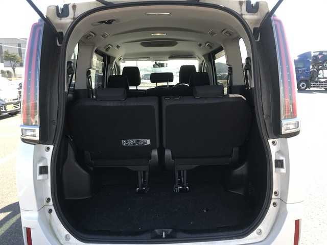 TOYOTA NOAH 2018 Image 20