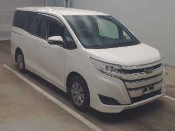 TOYOTA NOAH 2018 Image 3
