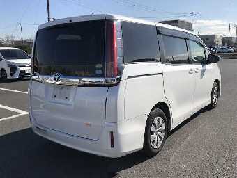 TOYOTA NOAH 2018 Image 16