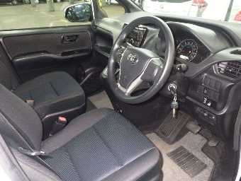 TOYOTA NOAH 2018 Image 5