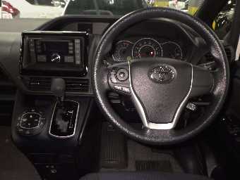 TOYOTA NOAH 2018 Image 6