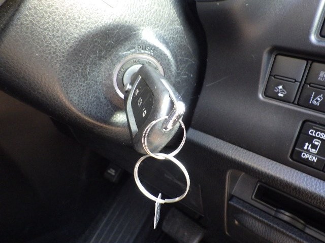 TOYOTA NOAH 2019 Image 21