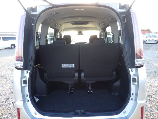 TOYOTA NOAH 2019 Image 26