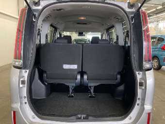 TOYOTA NOAH 2019 Image 8