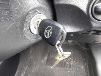 TOYOTA VITZ 2016 Image 14