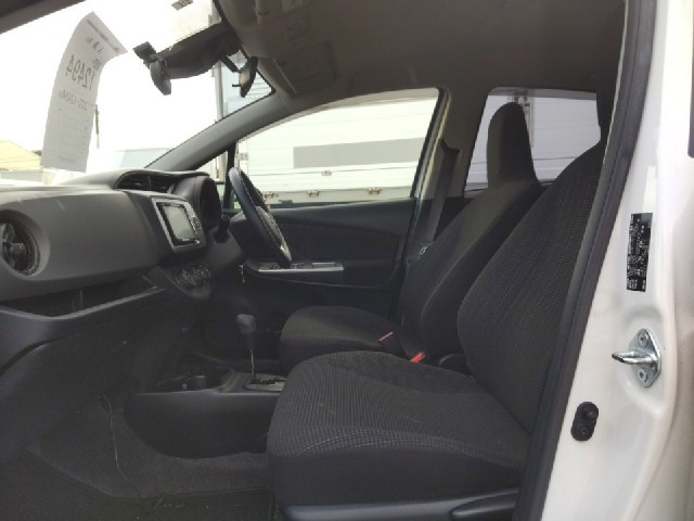 TOYOTA VITZ 2016 Image 21