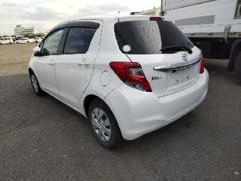 TOYOTA VITZ 2016 Image 4