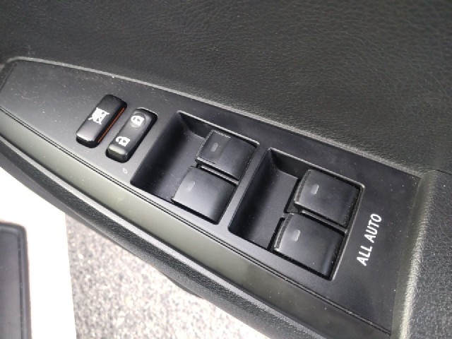 TOYOTA COROLLA AXIO 2018 Image 19