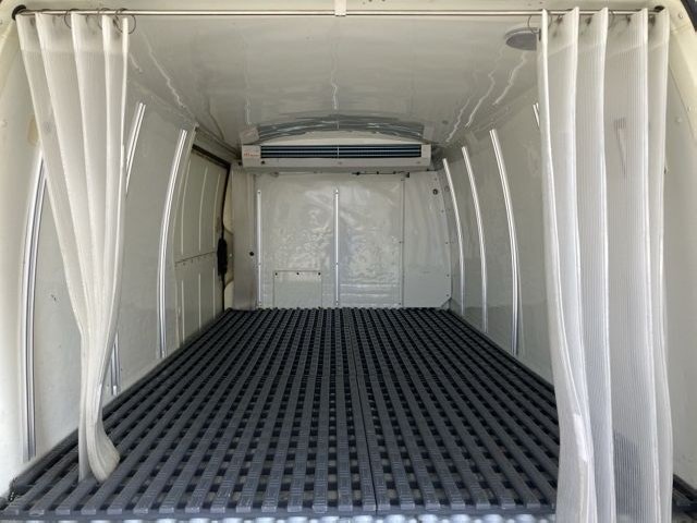 TOYOTA HIACE 2015 Image 20