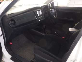 TOYOTA COROLLA AXIO 2018 Image 8