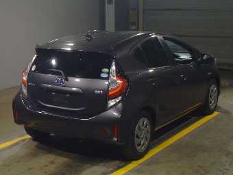 TOYOTA AQUA 2019 Image 2