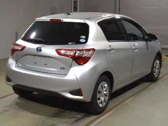 TOYOTA VITZ 2018 Image 2