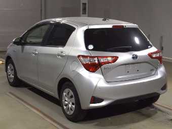 TOYOTA VITZ 2018 Image 4
