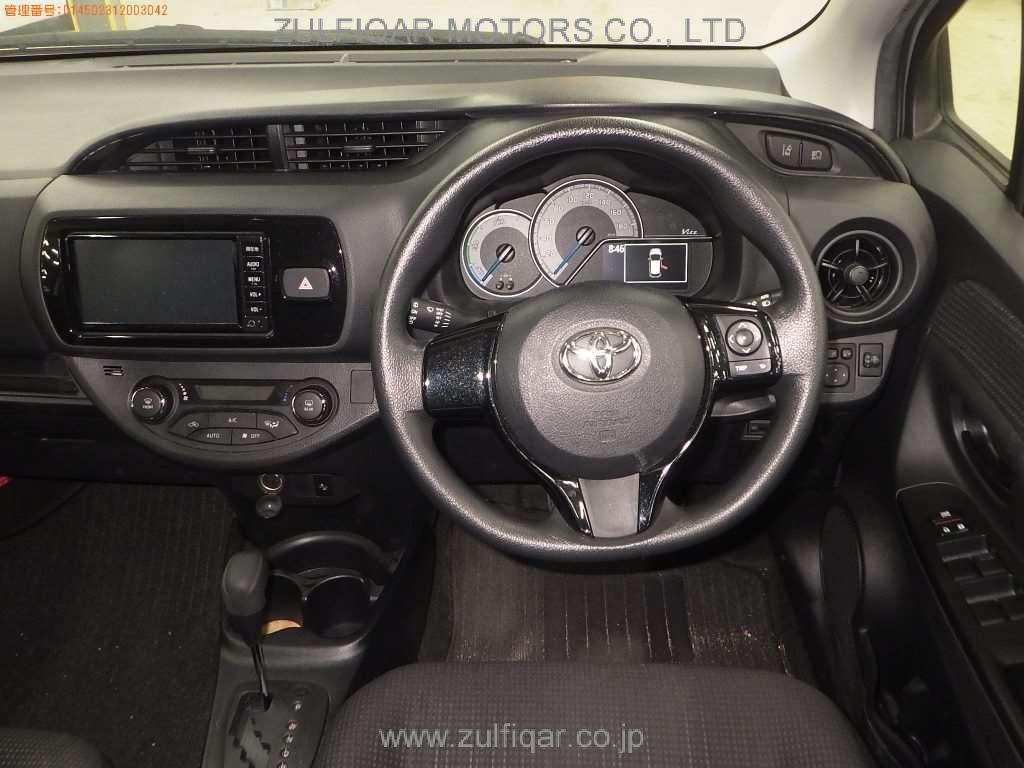 TOYOTA VITZ 2018 Image 6